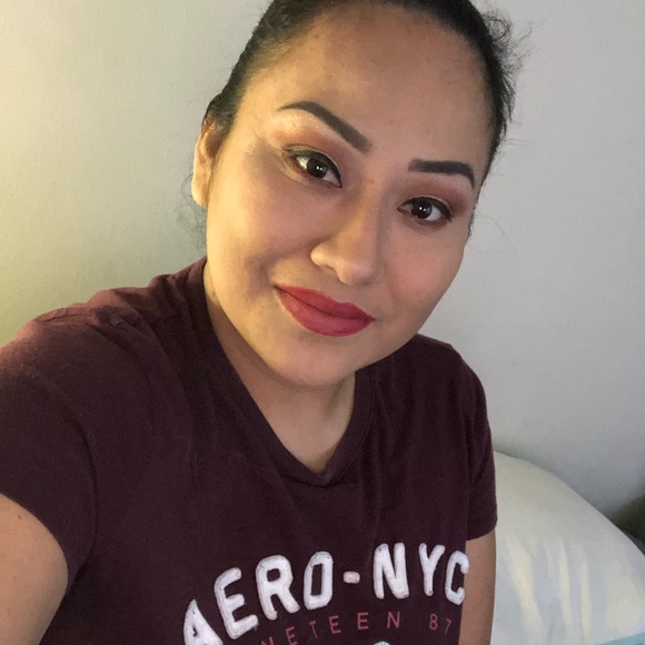 Meet your Posher, Adilene - Picture 1 of 1